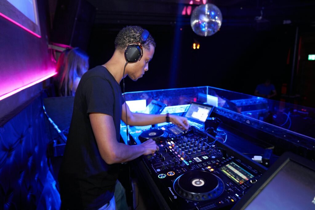 bar DJ Vancouver