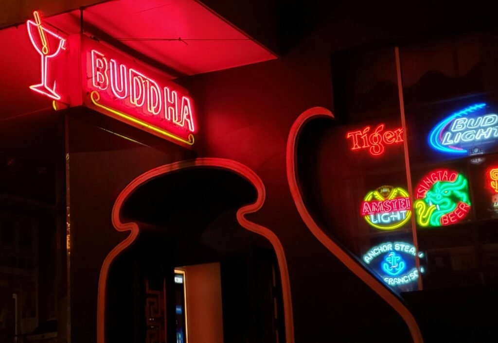 How to Set the Mood for the Perfect Night Out by Bar Dj Vancouver