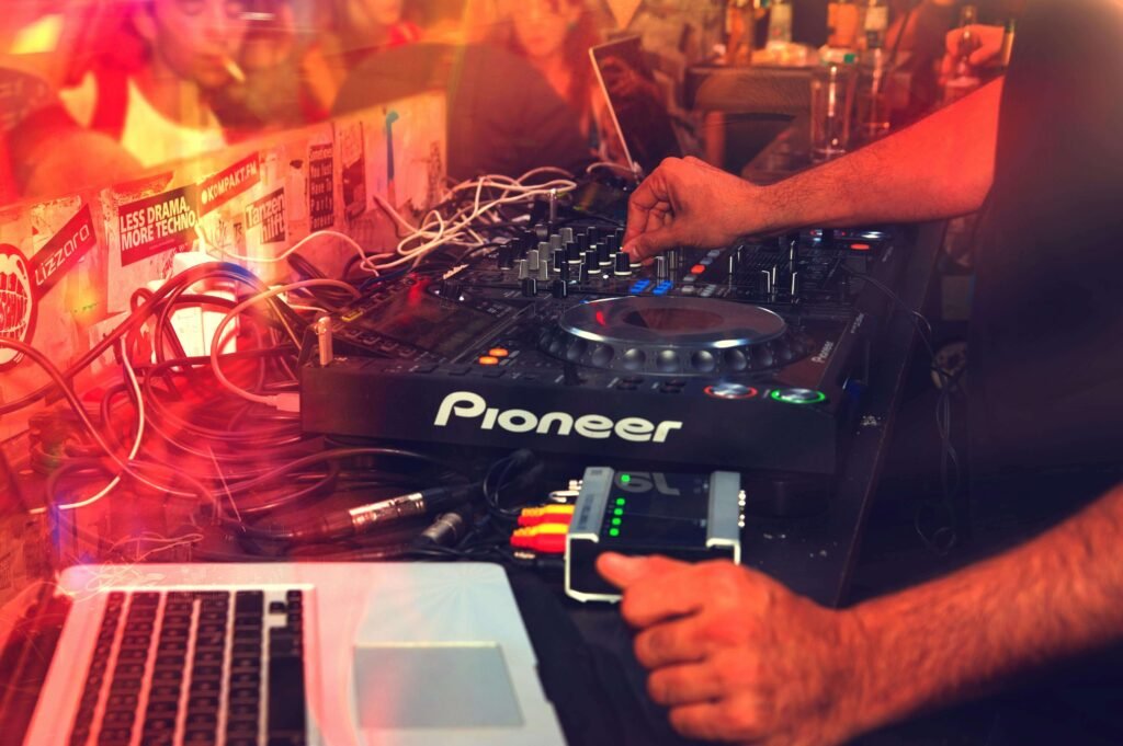 How DJs Can Engage the Crowd